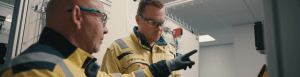 Trainer en trainee tijdens ATEX training